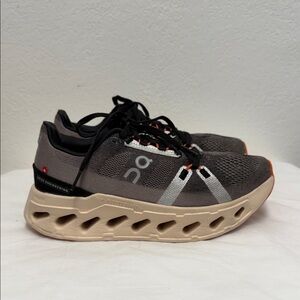 On Women's Cloudnova Athletic Shoes - Gray with Cream Sole